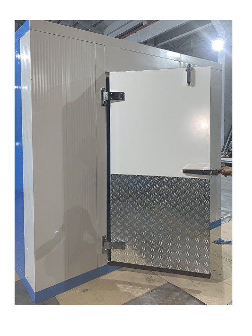 cold room hinged door